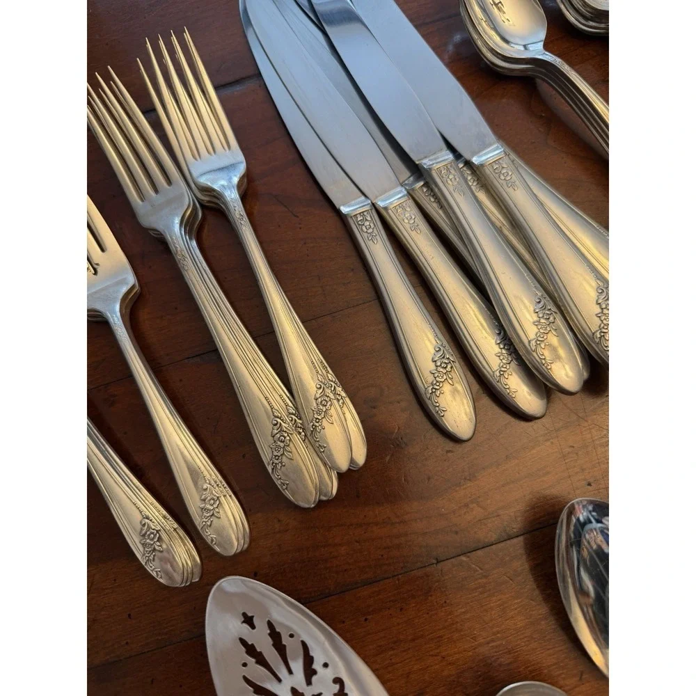 Vtg Oneida Tudor Plate Queen Bess II Silverplate Flatware 43 Piece Service for 6